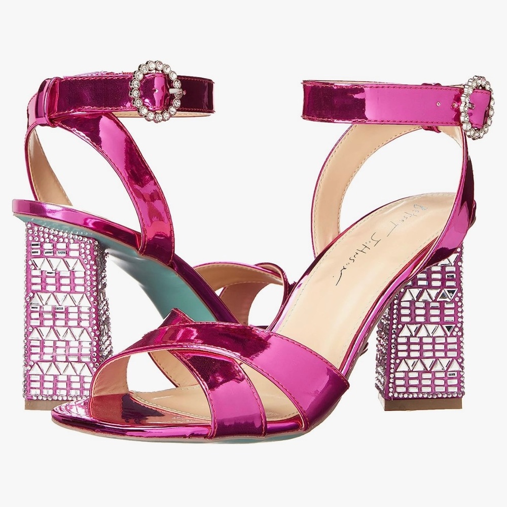 NWT Betsey Johnson Bea Bells Pink Metallic Embellished Heels Size 6.5